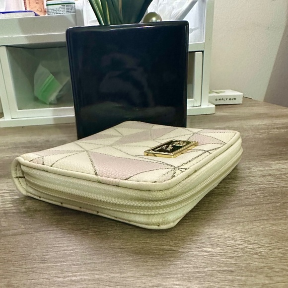 Women's Luv Betsey by Betsey Johnson Geometric Zip Wallet Gold Pink 4"x5" - Picture 4 of 16